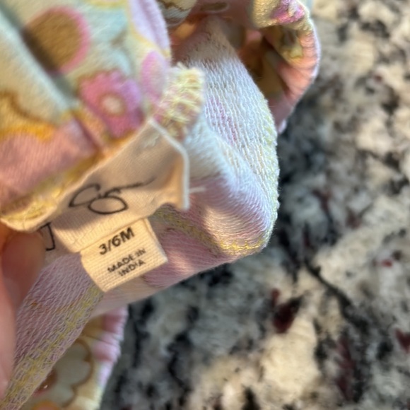Jessica Simpson Baby Set - Picture 10 of 11